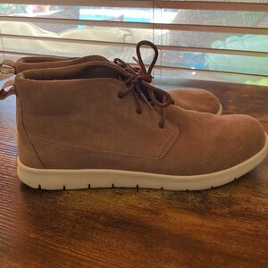 Ugg treadlite